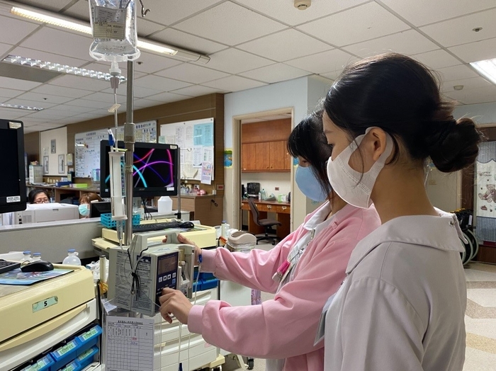 臨床教師指導iv pump操作