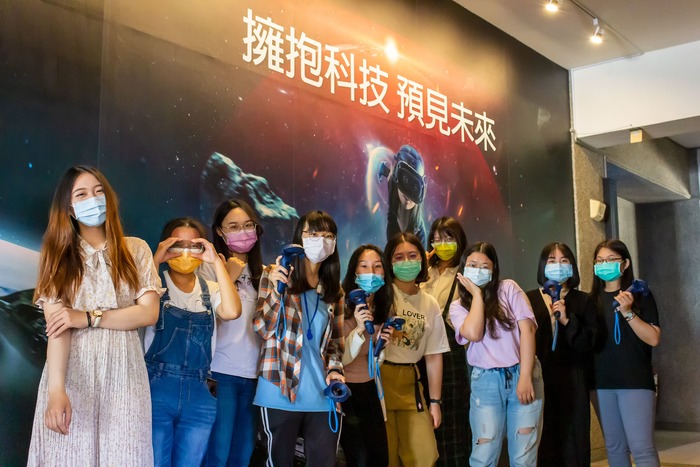 中臺科技大學 VR未來教室 大合照