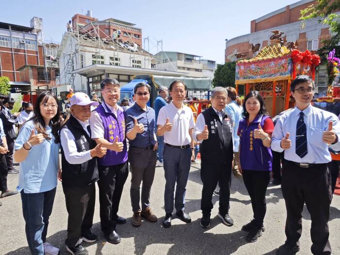財團法人台中樂成宮何敏誠董事長(右三)親臨現場圖片