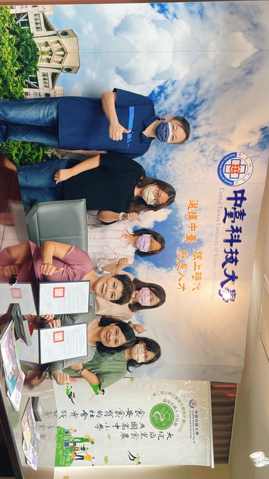 中臺科大與臺中市北屯區三光社區發展協會舉行合作備忘錄(MOU)簽定儀式，增進社區長者樂齡福祉。