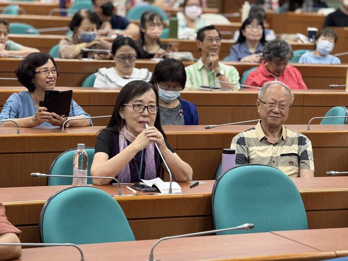中臺科大藝術入校講座參與者熱烈發言互動圖片
