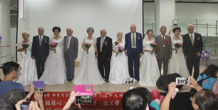 阿公阿媽走紅氈