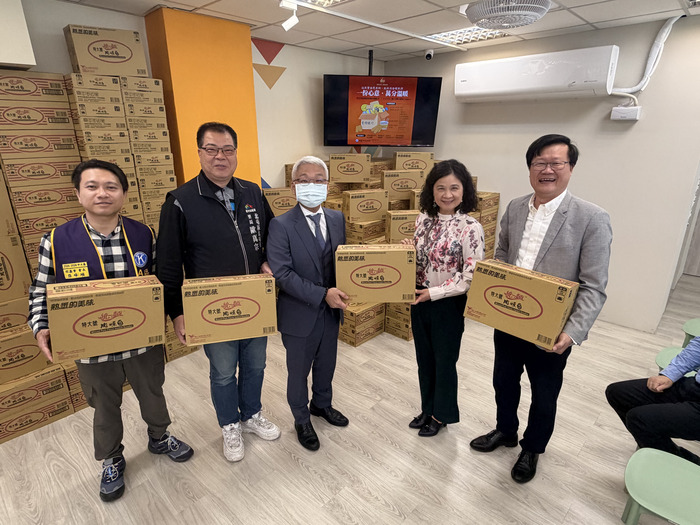 中臺科大校友總會、傑出校友聯誼會、北屯里歐真宗里長辦公室、臺中市程鑫國際同濟會共同號召，捐贈生活物資給中臺科大圖片