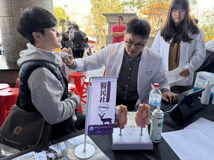 潭仔墘樂活健行添醫護亮點 中臺科大攜手潭子區公所守護鄉親健康圖片