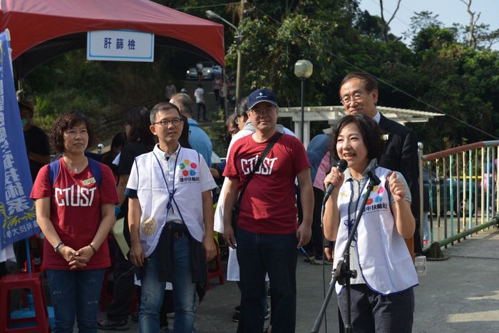 台中環中扶輪社長致詞
