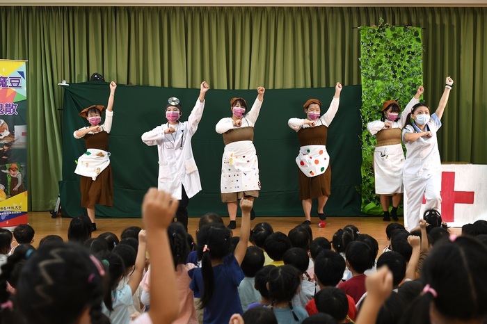 學生表演過程