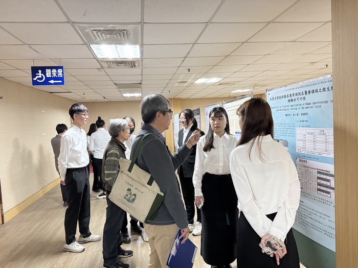 海報發表評分圖片