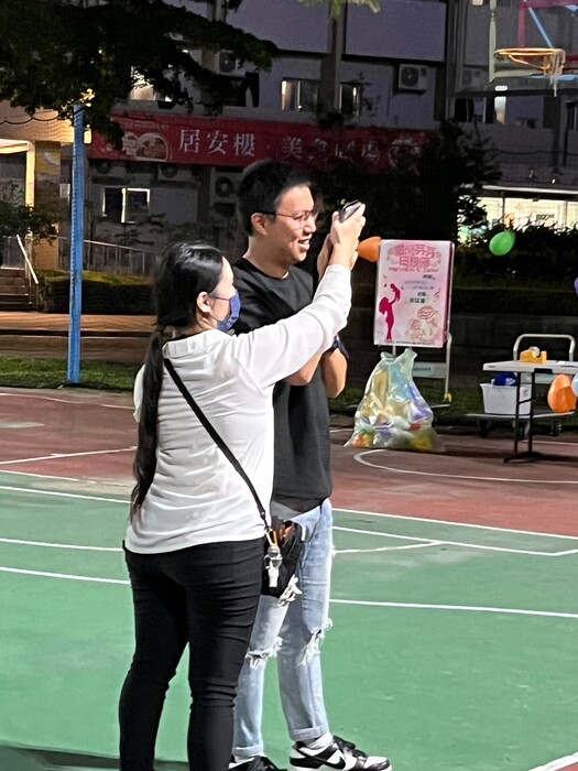 .邀請同學現場打給媽媽說我愛你
