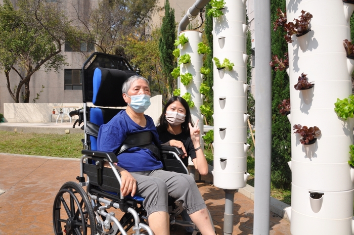 中臺科大「謙和賀」日照中心-彰化縣護理師護士公會與長者體驗活動 (2)