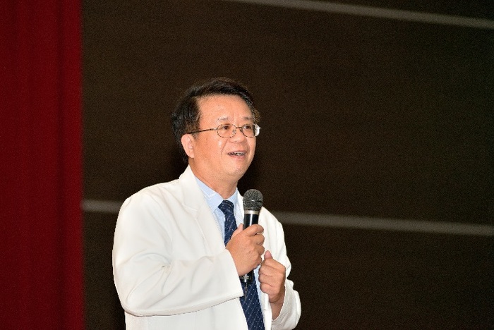 方式釧會長分享人生路寬廣無限
