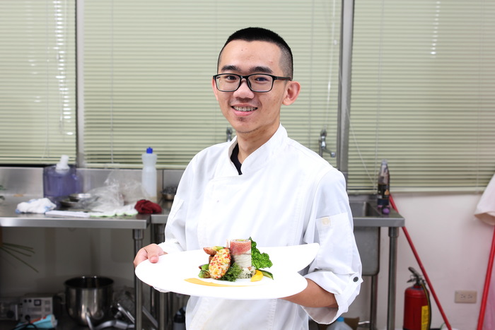 食科系林鈺翔同學定裝照