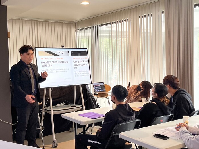 資管系傑出系友李偉業介紹云碩科技