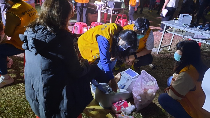 中臺科大學生幫民眾骨質密度檢測