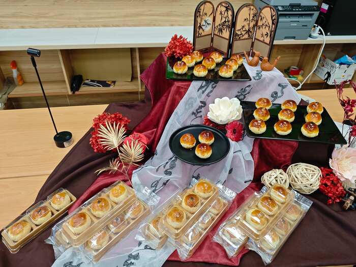 中臺科大食科系游隆宏老師率領烘焙選手團隊讓謙和賀日照中心長輩們成為健康飲食的實踐者圖片