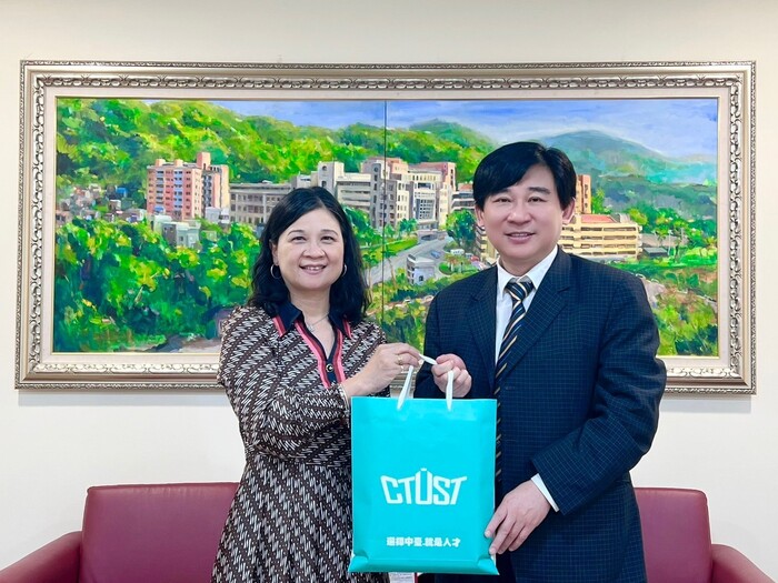 諾貝爾醫療體系張朝凱總院長(左一)拜會本校陳錦杏校長圖片