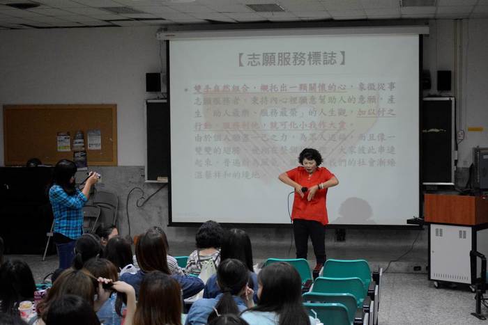張淑娥(淯棻)理事長進行實務工作經驗分享