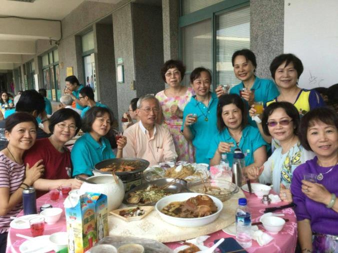 全省各地校友於天機教學大樓開同學會