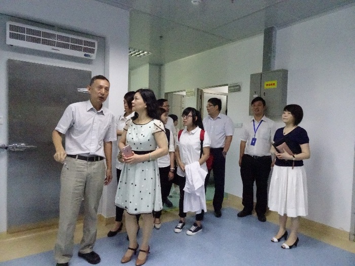 檢驗科郝建華主任介紹檢驗科設備