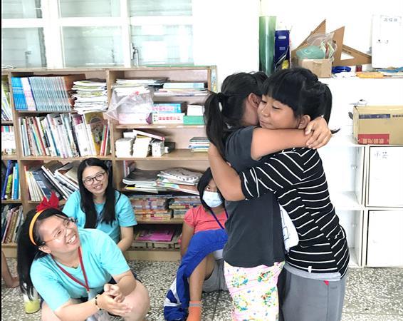 教導學童各種不同表達情感的方式