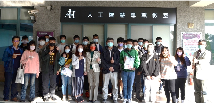中臺科大人工智慧健康管理系冬令營大合照圖片