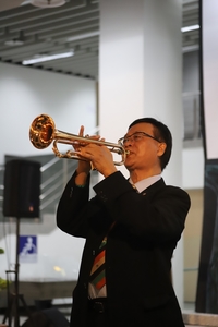 中台科大藝文中心陳錫仁主任演奏小喇叭開場