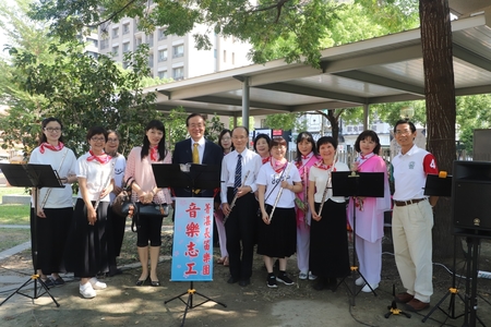 民俗館版畫展開幕_校長與菁湛長笛樂團.