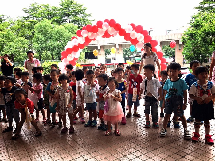 由潭秀幼兒園小朋友帶來精采演出