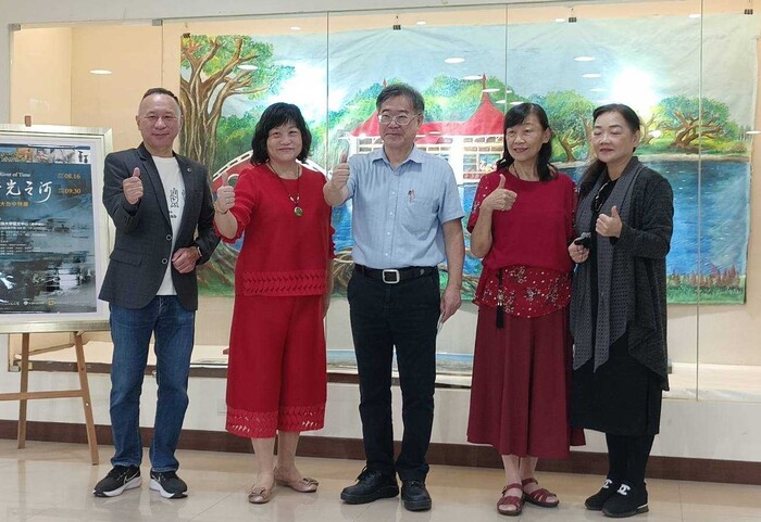 中臺科大詹博州主任秘書與藝術家合影