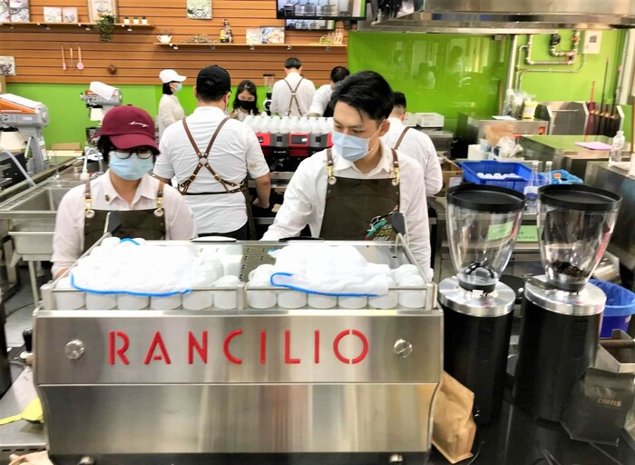 中臺科大ITCE 2021 採用最先進頂規咖啡設備製作咖啡。