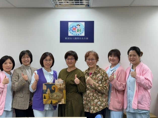 與護理部主任團體合照