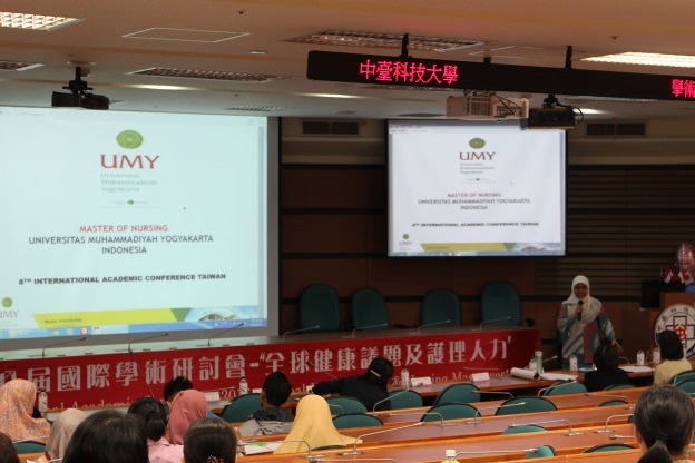 印尼Universitas Muhammadiyah Yogyakarta Ambar Relawati資深講師演講