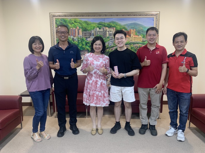 牙技系畢業生張善植在國考取得全國第三名佳績