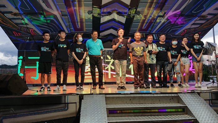 林政勳博士(中間)率全體服務團隊向全體與會者表達感謝參加之意。