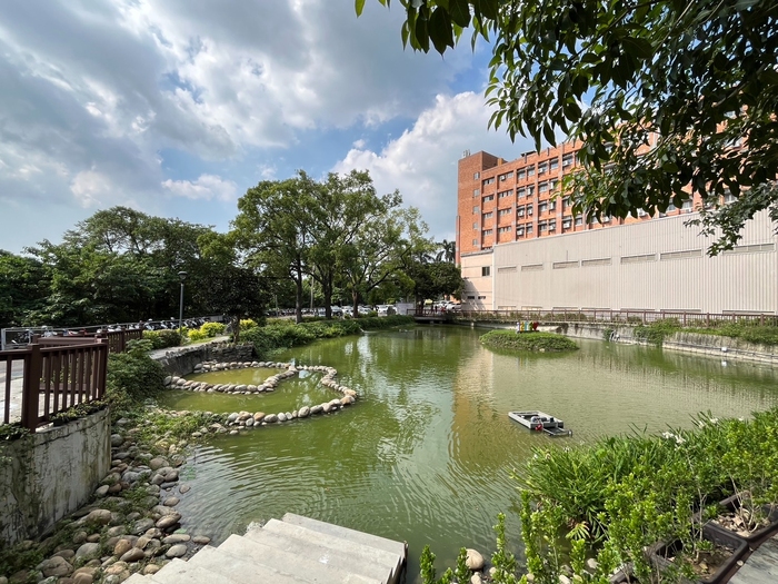 中臺科大修復湖岸滲漏狀況並加強湖岸水密性