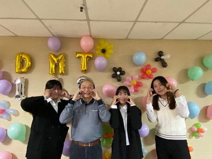 精心布置網美牆圖片