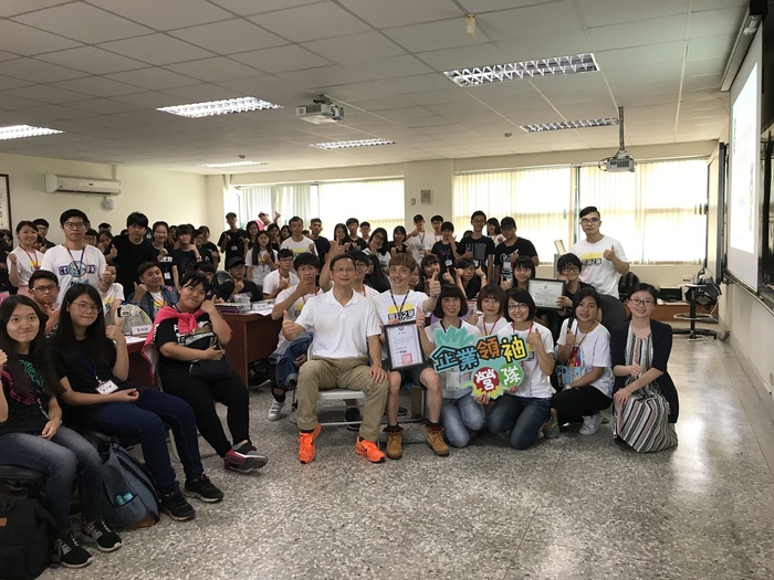 富邦人壽中臺通訊處吳經理動員數十位公司幹部協助進行的超大規模「現金流競賽遊戲」