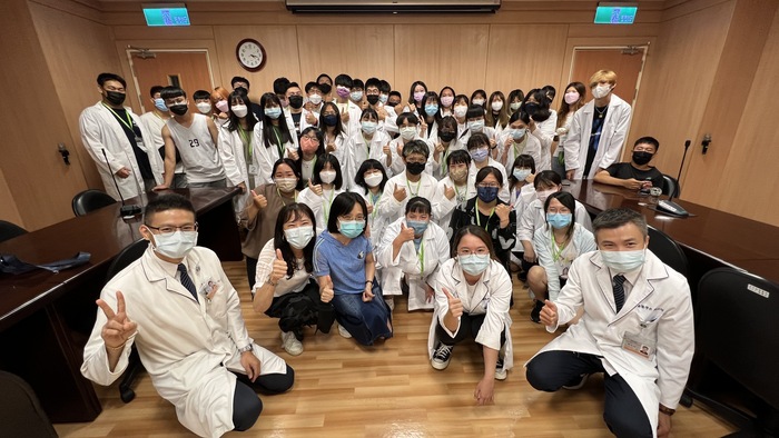 中臺科大醫檢系師生與慈濟醫院 大合照