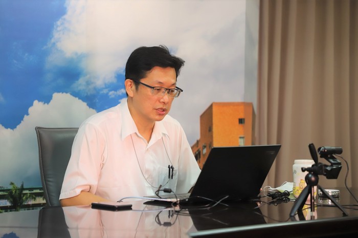 中臺科大AI系林俊榮主任講課現場