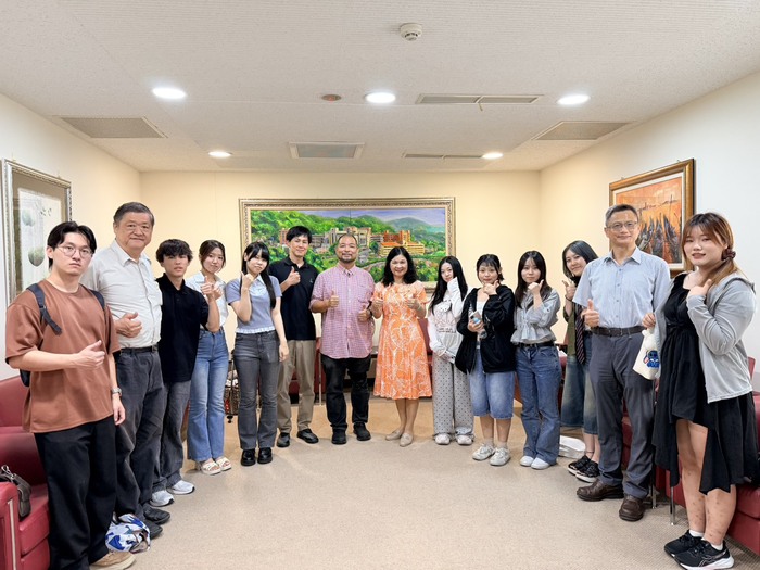 高崎商科大學師生到訪中臺科大，兩校師生交流合影
