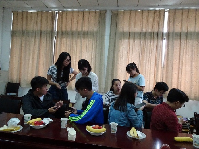 兩校交換學生互換Wechat名片