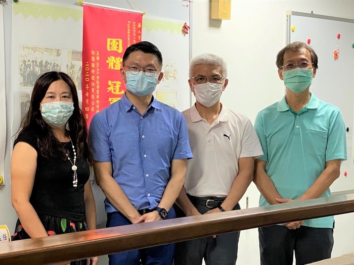 草屯商工資處科林莉玲主任及中臺科技大學資管系羅亦斯主任、林宣宏副主任及王國安老師