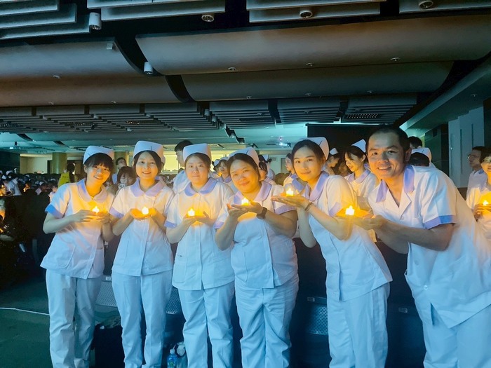 透過點燃護理使命燭光，學生承接南丁格爾精神，肩負守護健康責任圖片