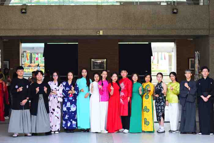 各國傳統服飾走秀-越南及日本組