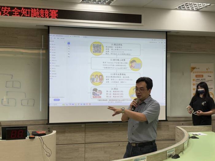 圖資長陳韋陸致詞