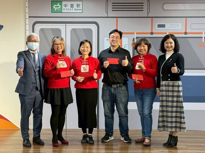 墨香傳情賀六十！中臺科大校友齊聚揮毫，共譜甲子校慶溫馨序曲圖片