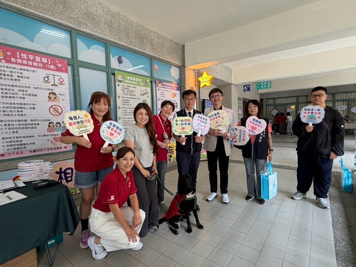 臺中市政府教育局蔣偉民局長與現場師生