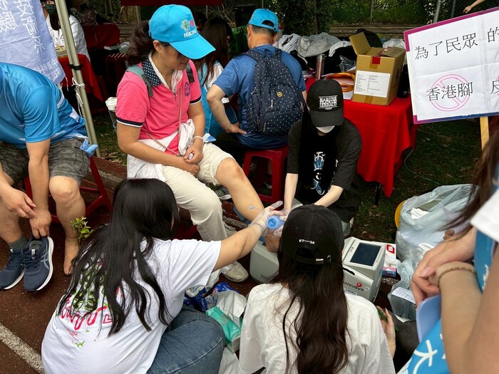 醫放系為民健走參與民眾做腳跟跟骨骨密度檢測