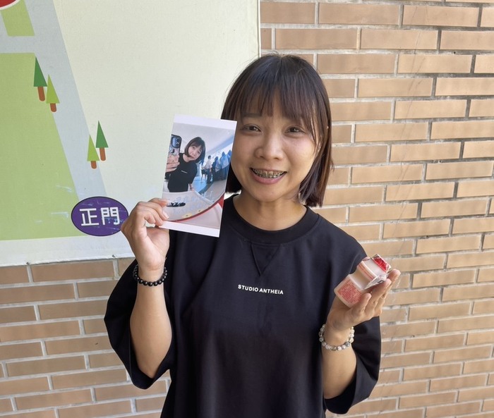 學生熱情參與女孩日自拍圓凸鏡活動
