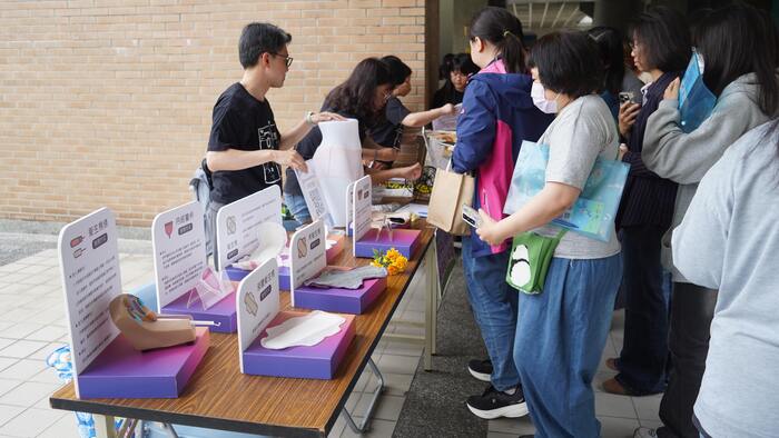 中臺科大同學們踴躍參與丹寧日盛況圖片