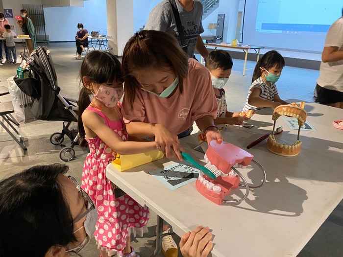 幼兒練習刷牙的步驟
